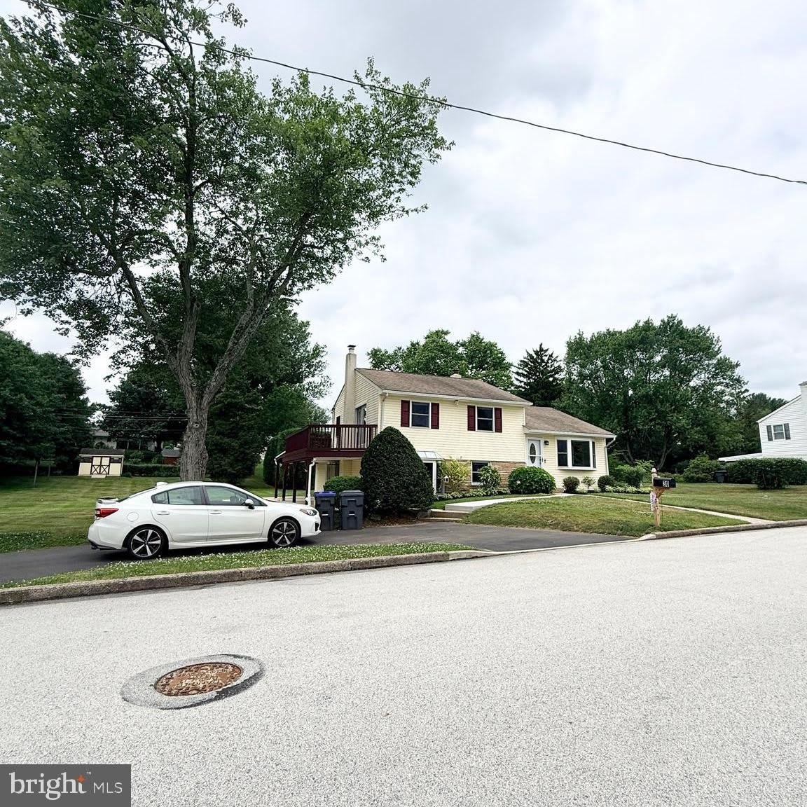 30 URSINUS Avenue – photo 1 of 38