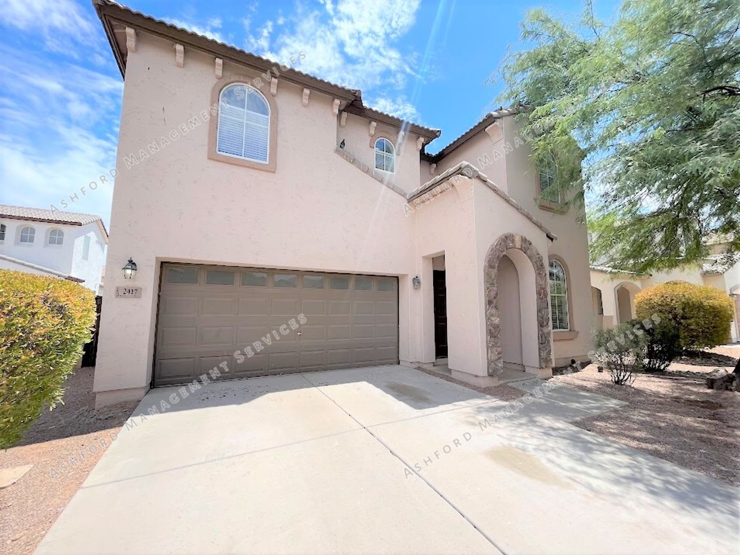 Spacious 4 bedroom plus loft in Tolleson – photo 1