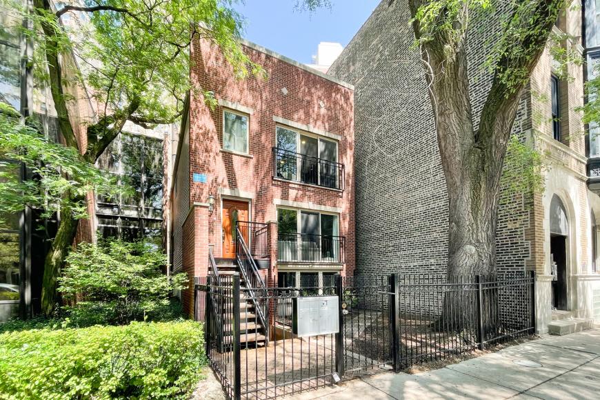 2127 North Clark St – photo 1