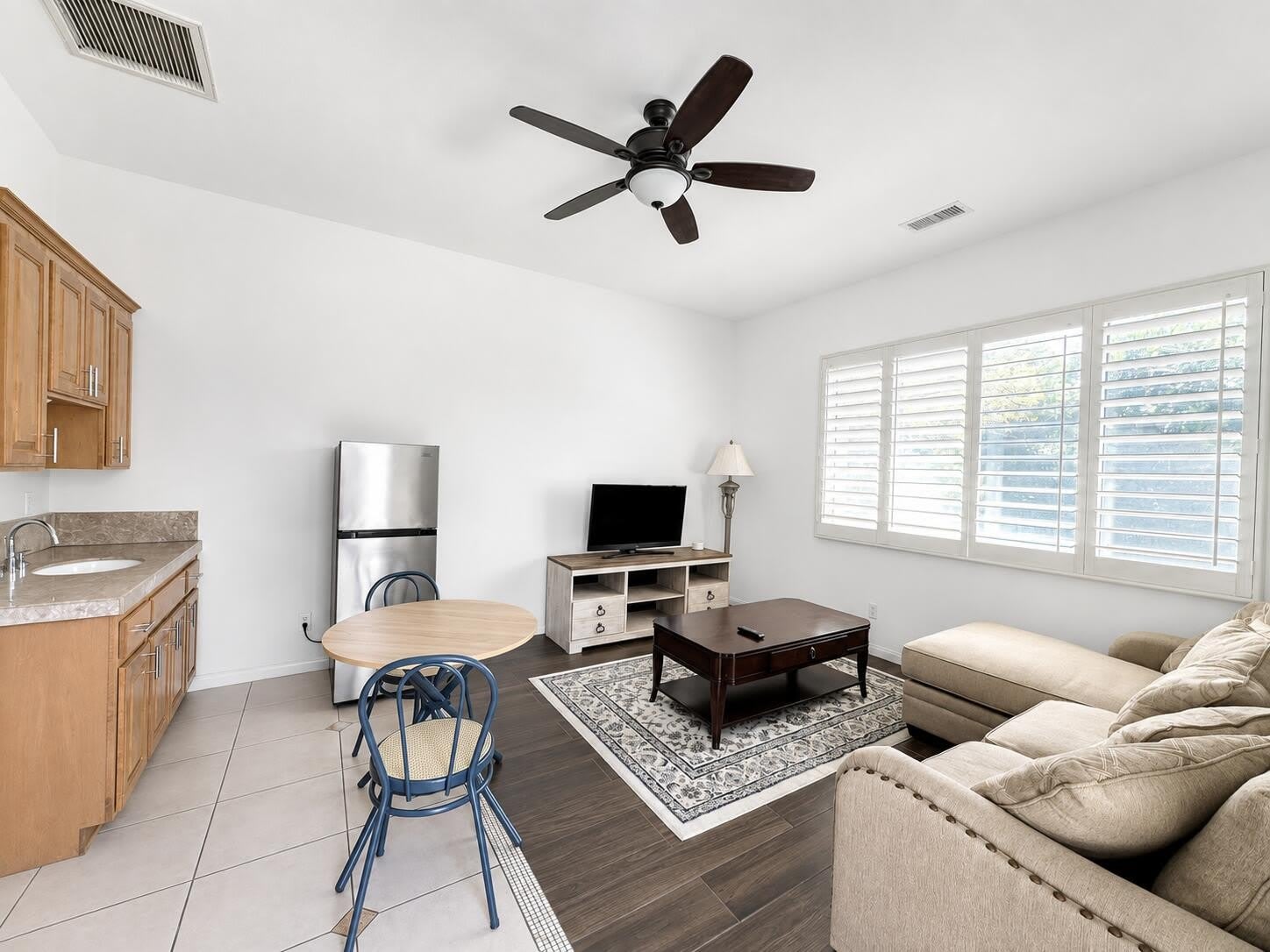 12 Buckingham Way – photo 1 of 7
