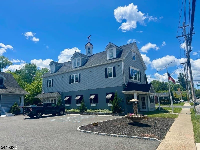 633 Valley Rd – photo 1
