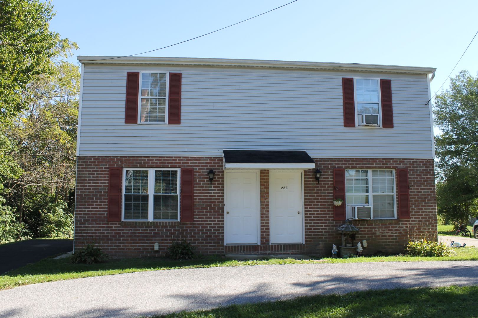 Townhome in Stewartstown – photo 1 of 4