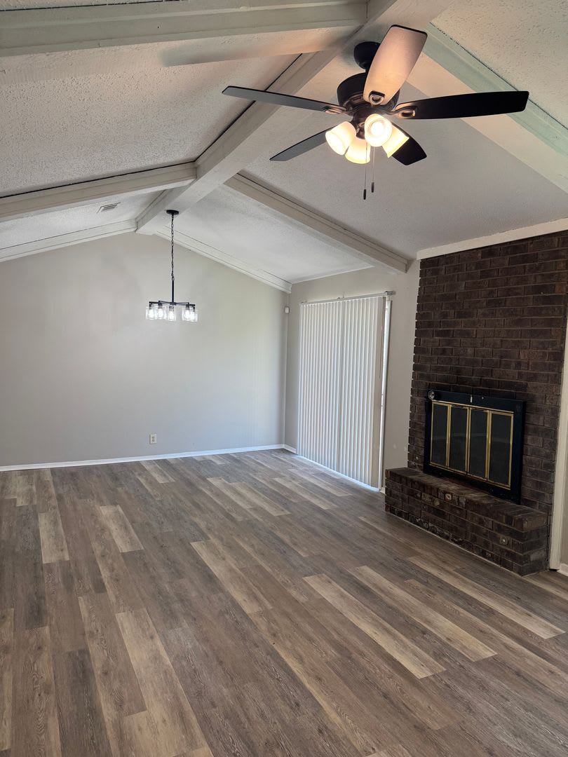 Stunning 3 Bed 2 Bath duplex – photo 1