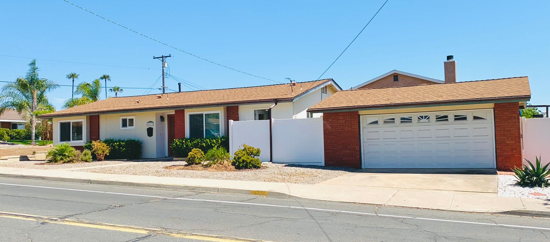 BEAUTIFUL AND SPACIOUS 3BD/2BA HOME IN CLAIREMONT! ONLY $4,295/mo! – photo 1