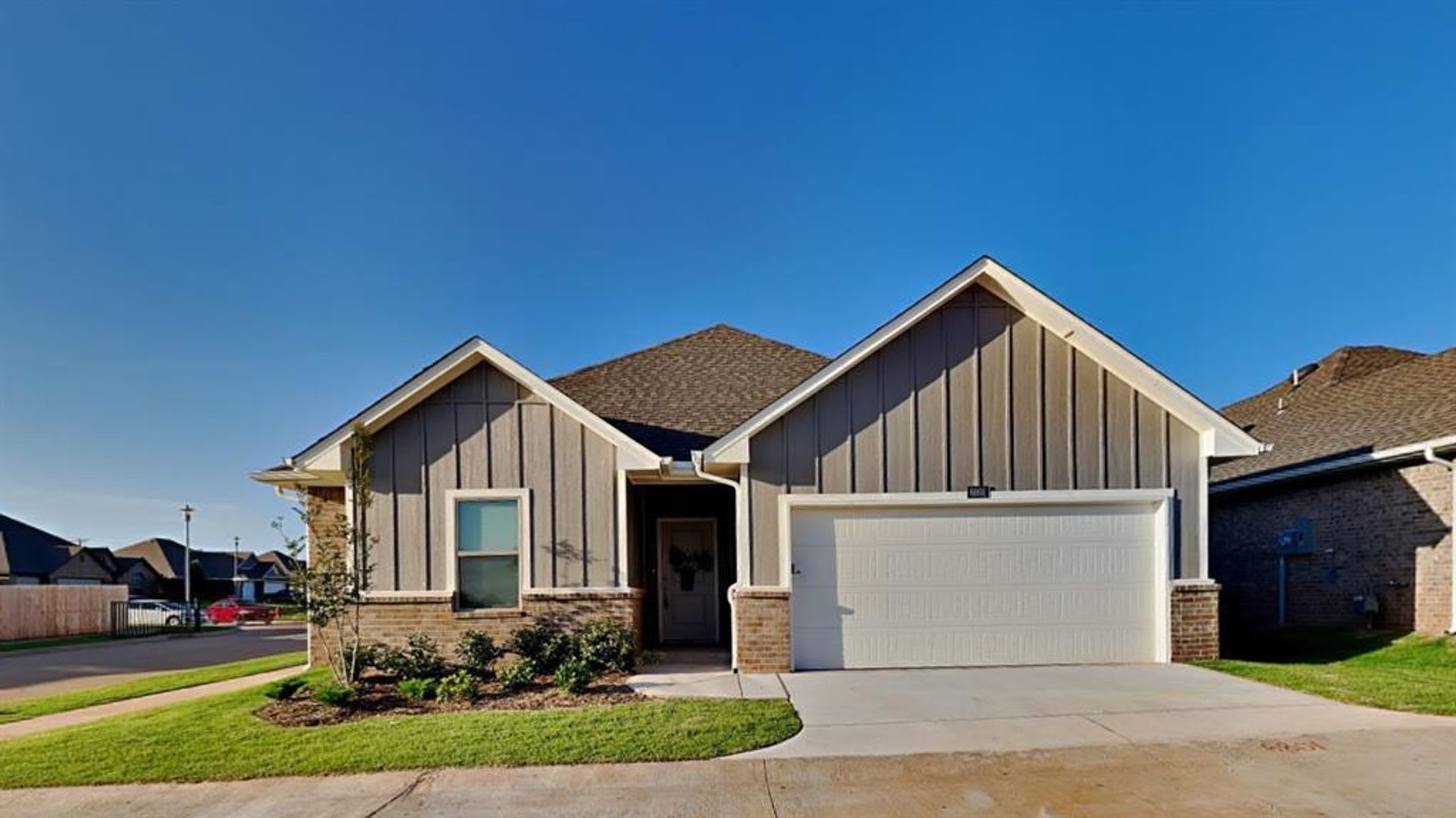 LUXURY 3 Bedroom 2 Bathroom Home in 55+ Community in Warr Acres (LAWN CARE INCLUDED) – photo 1 of 25