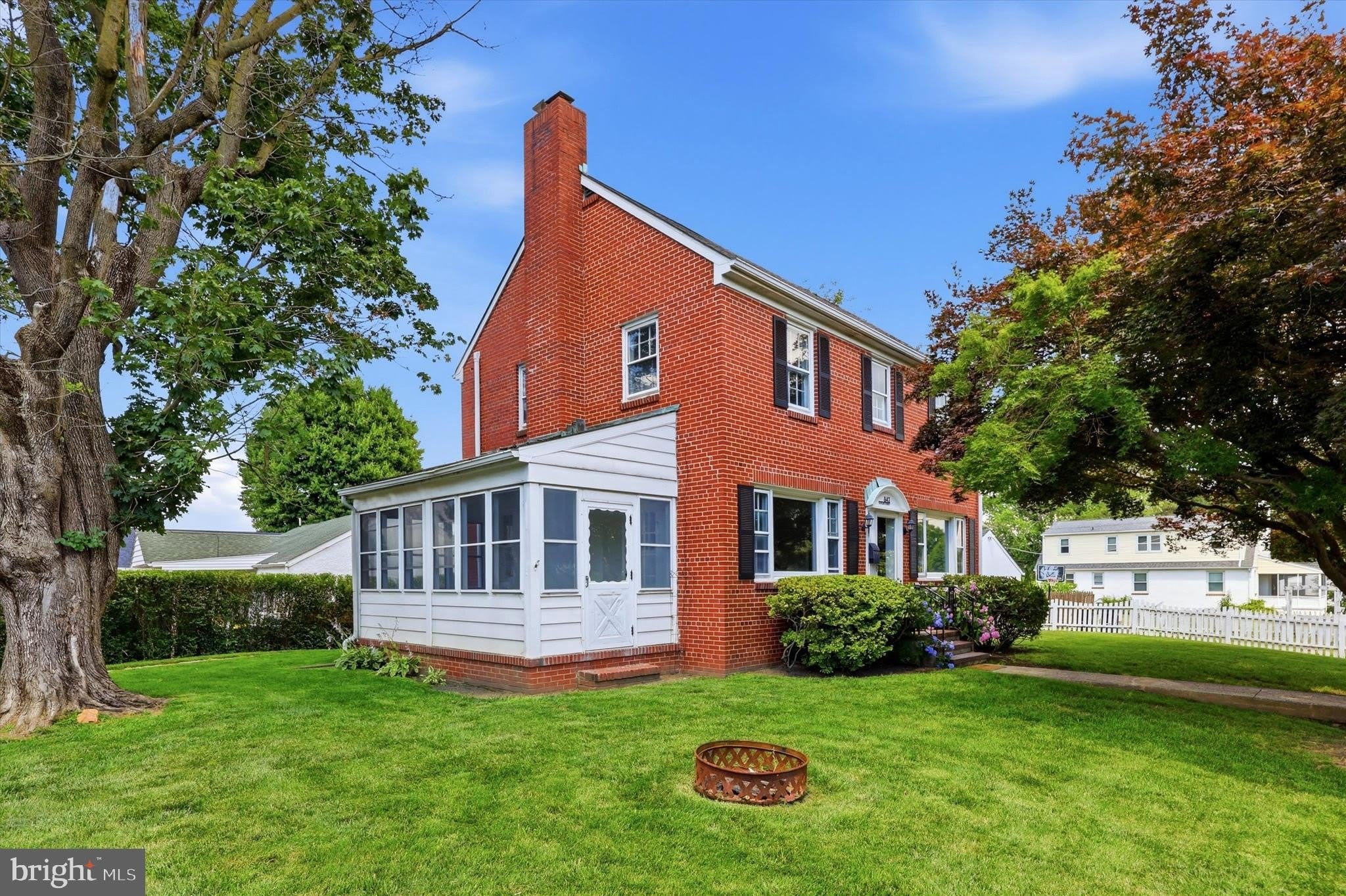 843 Taylor Street – photo 1 of 107