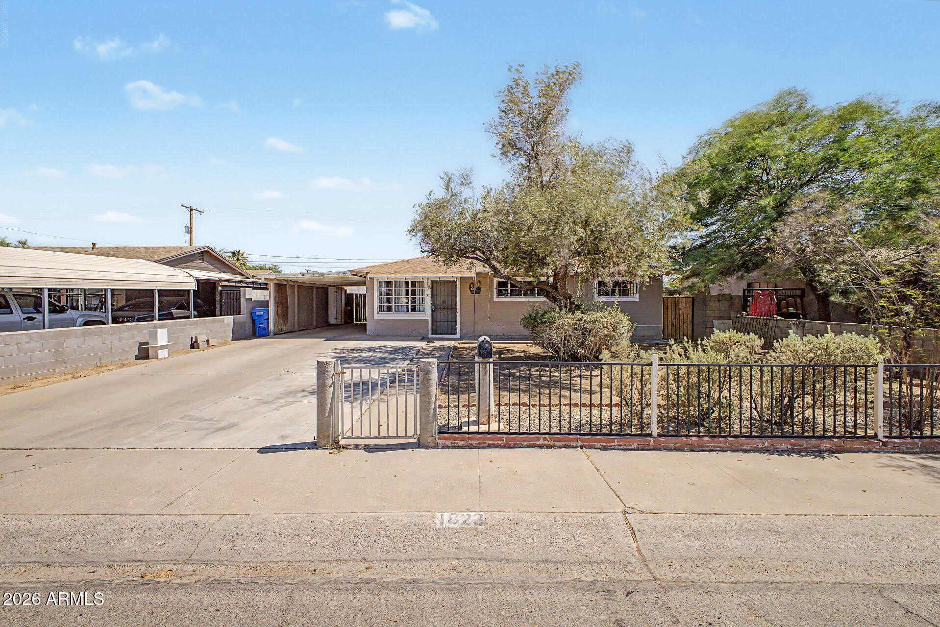 1823 E SUNLAND Avenue – photo 1