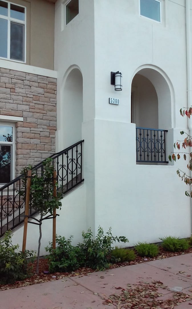 Prime Dublin Location, Great for Commuters & Roommates! 4 Bed, 3 Bath, Near Shopping, close to Bart!! – photo 1