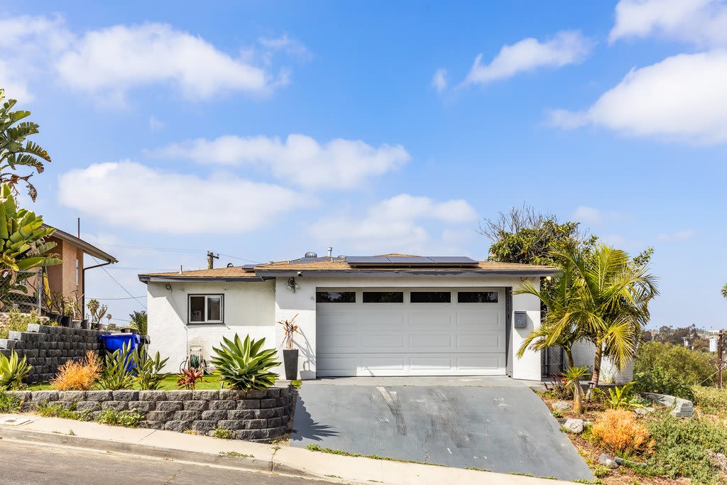 3254 Logan Ave – photo 1
