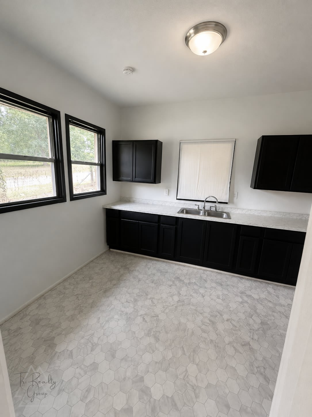 700 Cleveland Street – photo 1 of 15