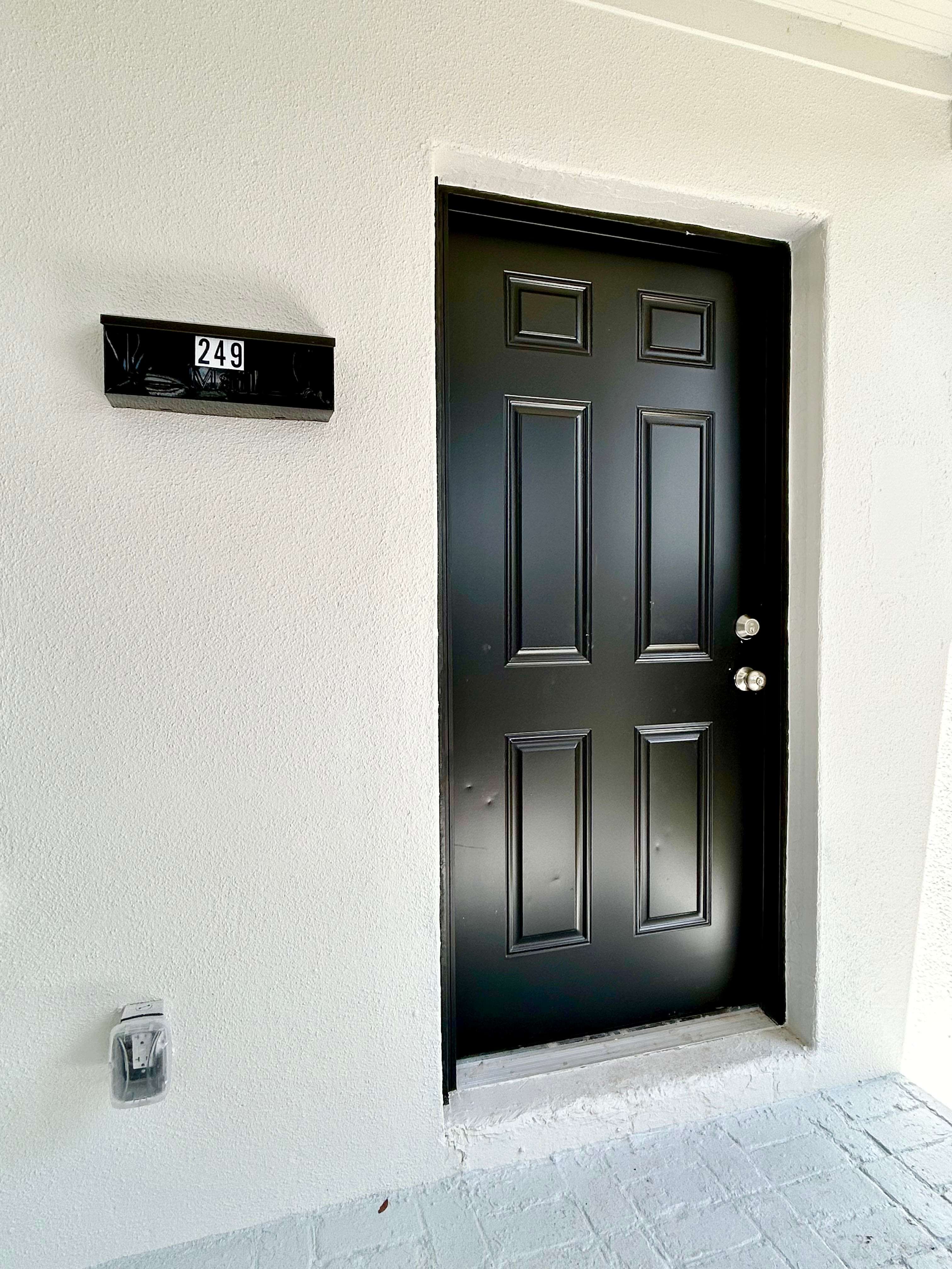 245 E Fort Dade Avenue – photo 1 of 7