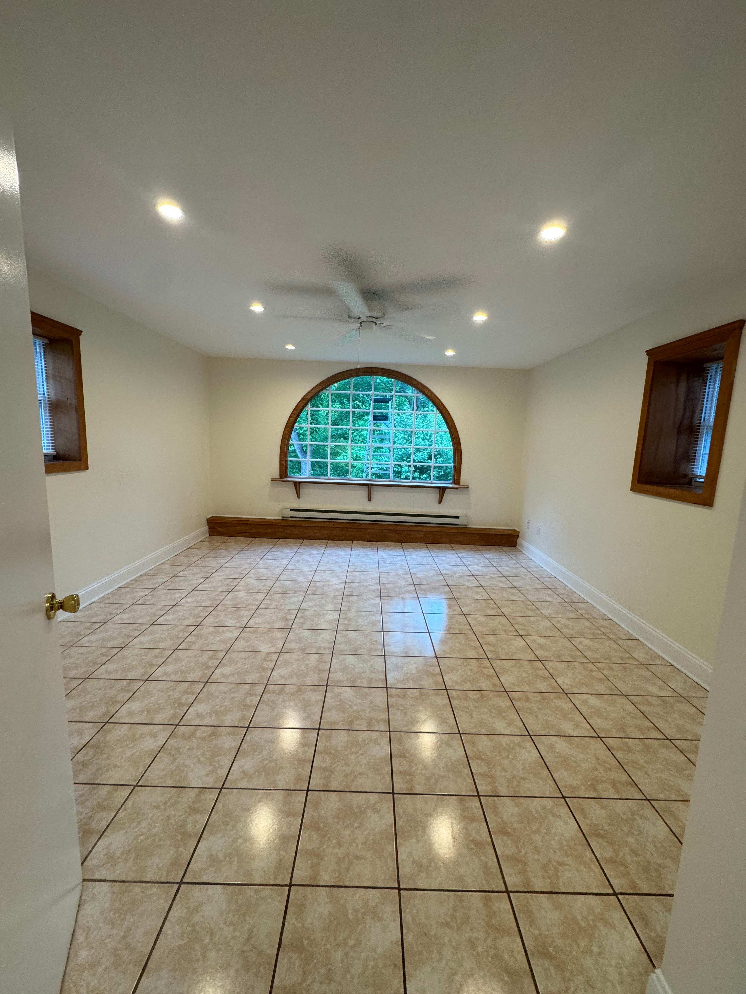 76 Broad St – photo 1 of 7