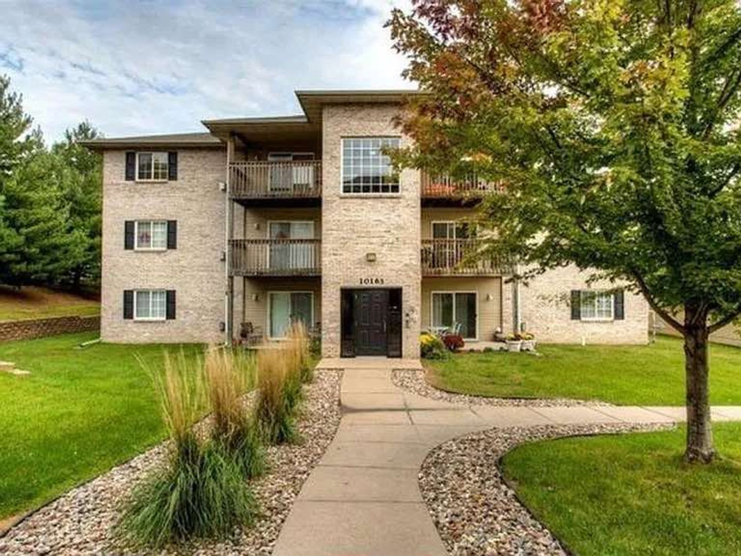 Condo for Rent! – photo 1 of 16
