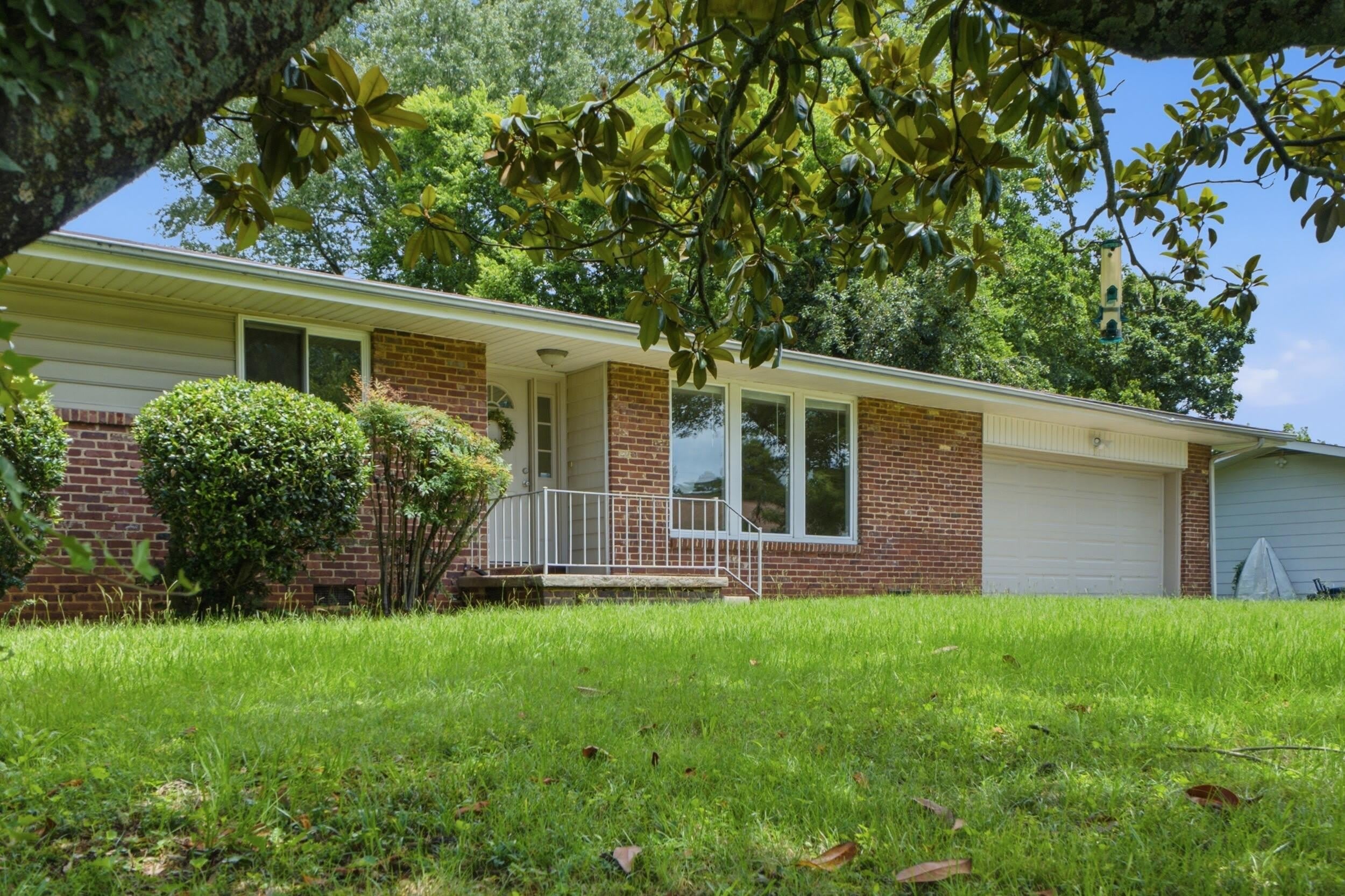 4727 Briarwood Drive – photo 1