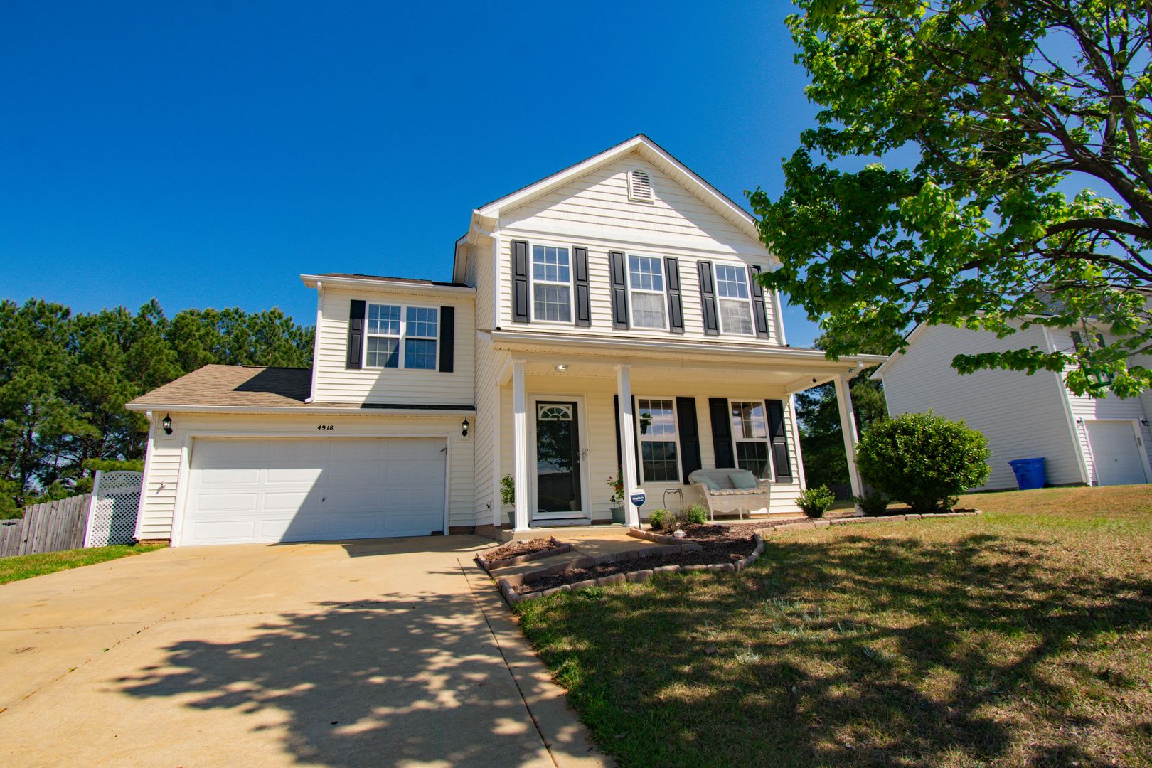 3 Bedroom 2 5 Bathroom With Large Fence Yard – photo 1
