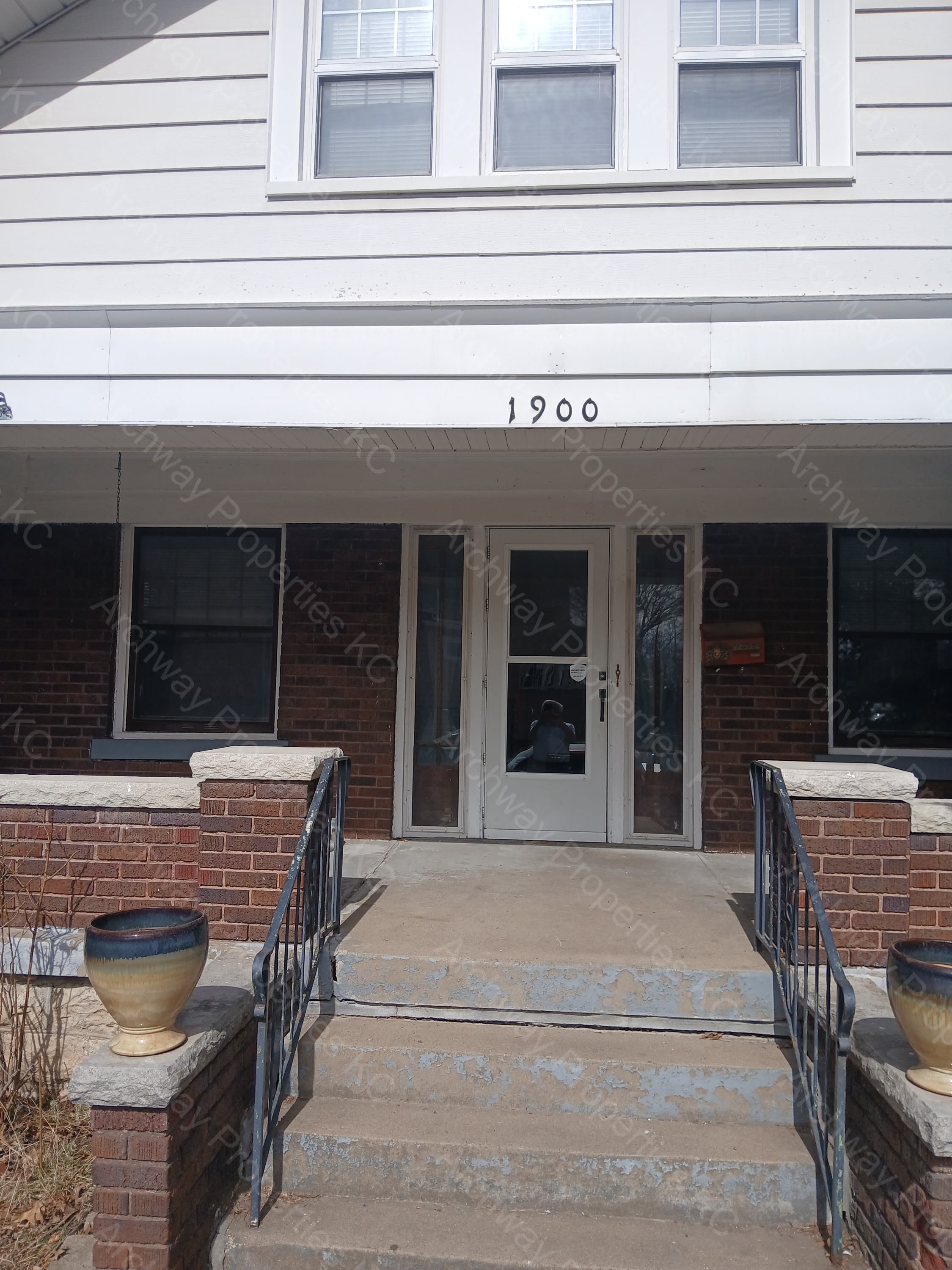 1900 Grandview Blvd – photo 1