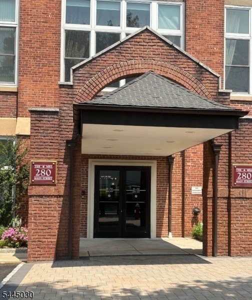 280 Main St – photo 1 of 15