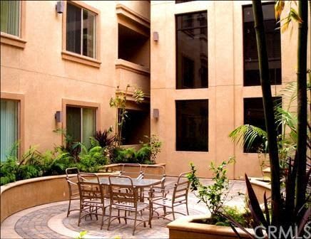 Plaza on California – photo 1 of 18