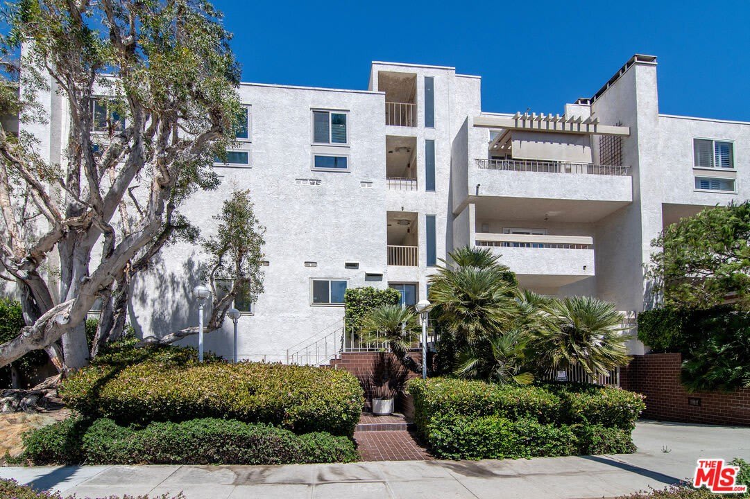 901 5th St – photo 1 of 30