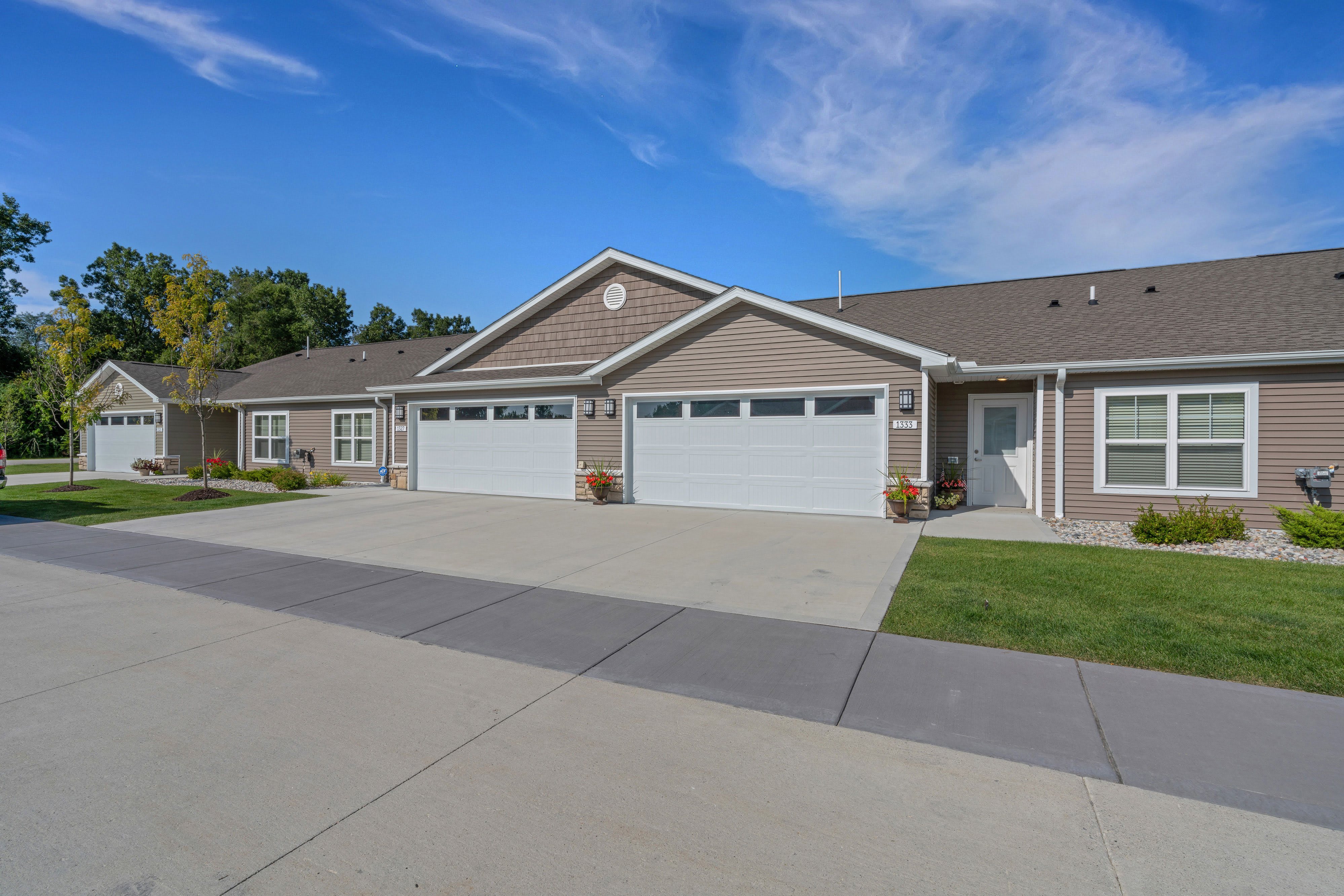 Redwood Rochester Hills – photo 1 of 26