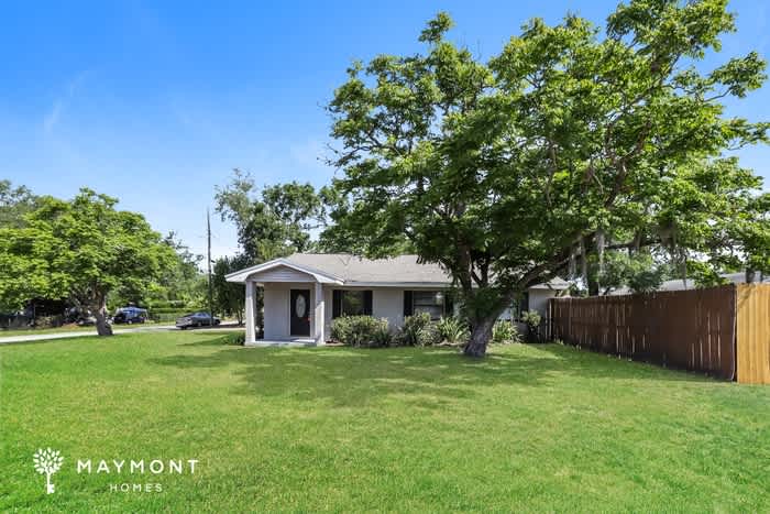 690 Formosa Avenue – photo 1