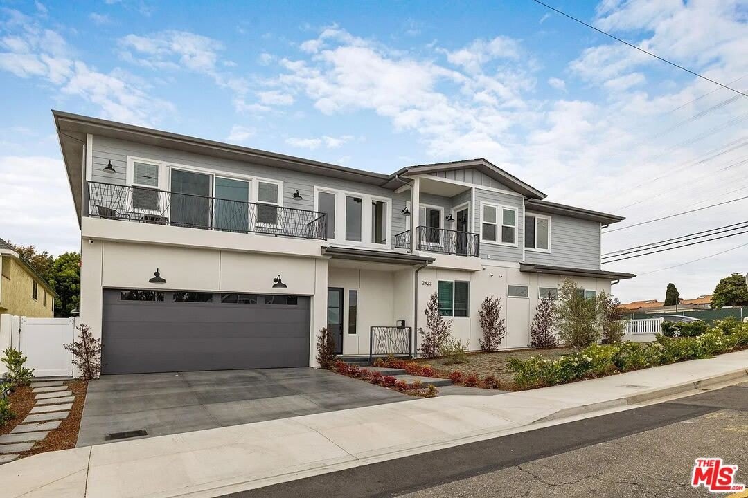 2423 Curtis Ave – photo 1