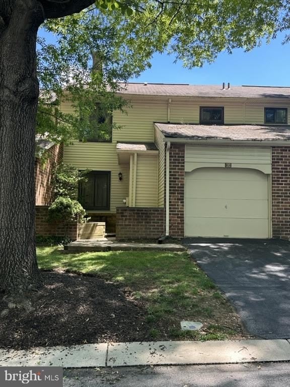 205 BERNARD CT – photo 1 of 35