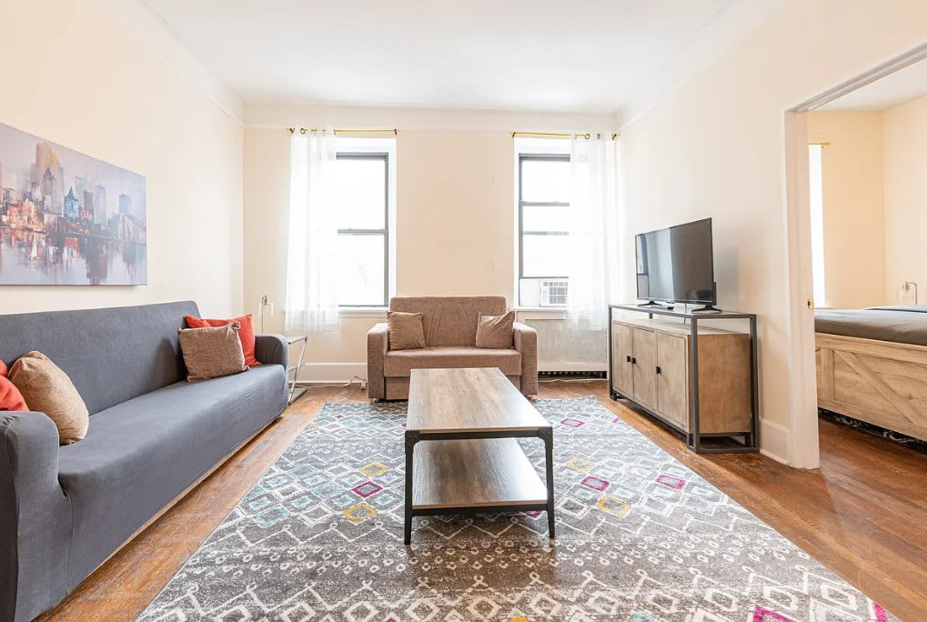 406 W 47Th St – photo 1