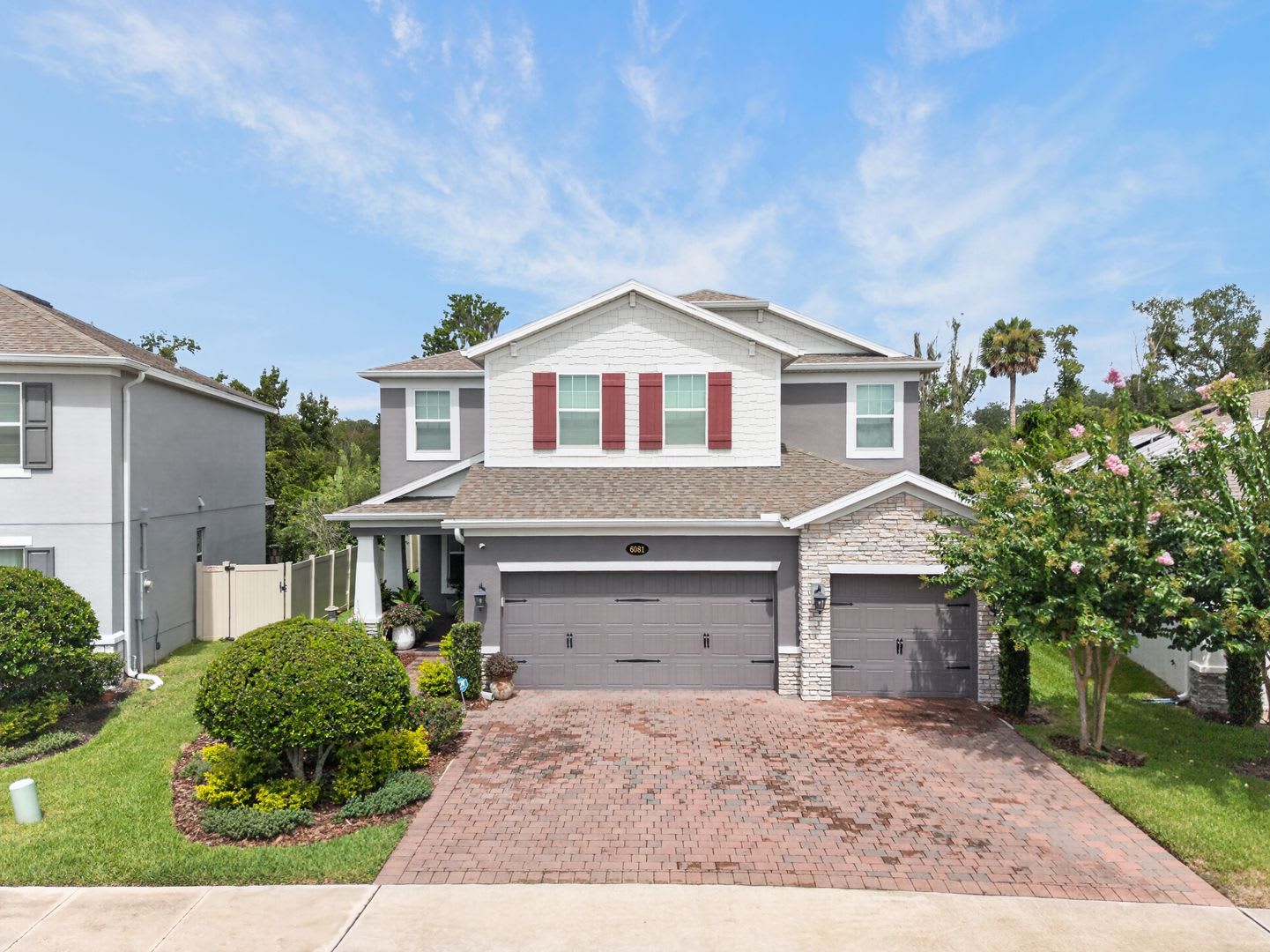 AVAILABLE NOW In Sanford 5 BEDS 4.5 BATHS + LOFT – photo 1