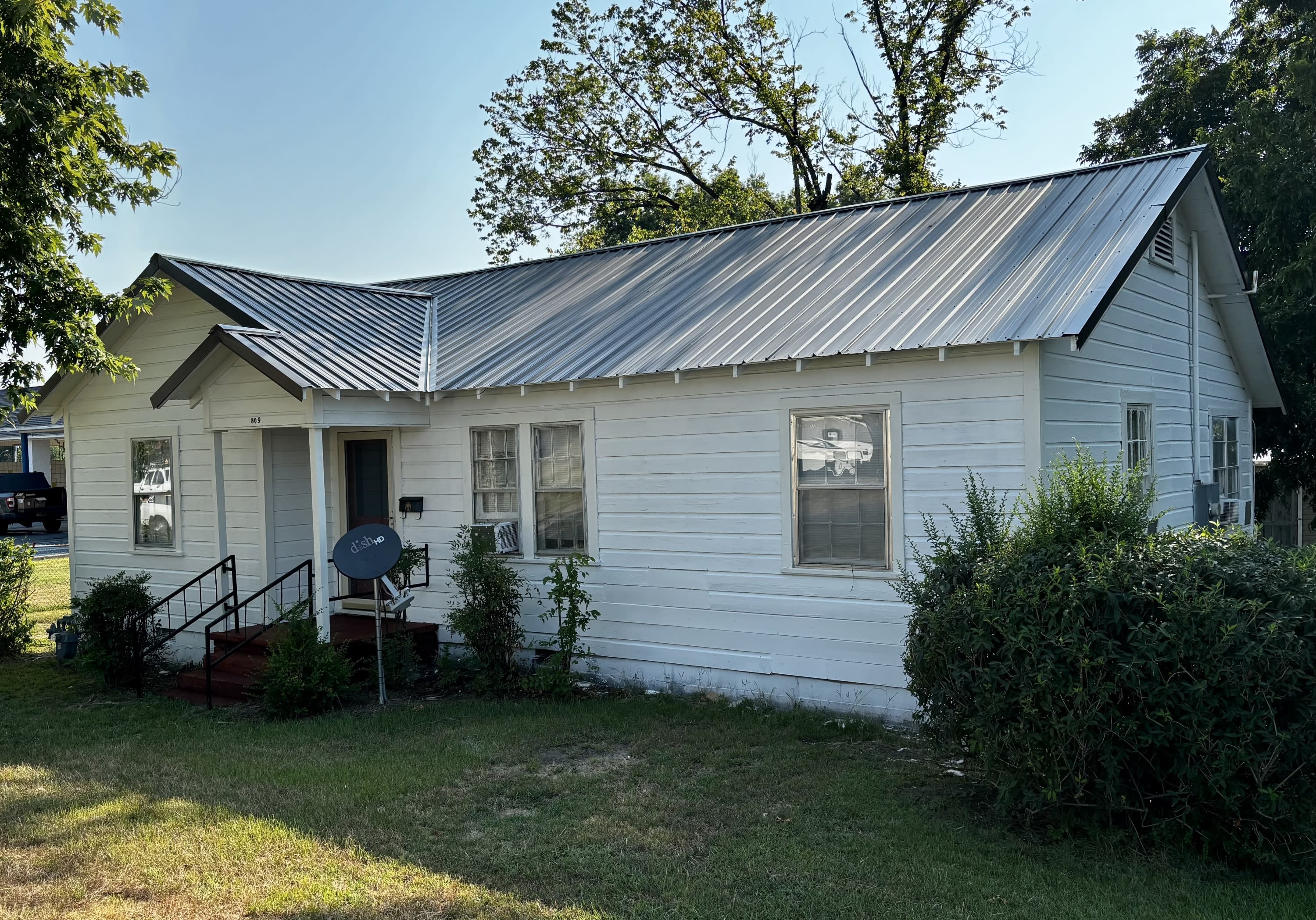809 S Rogers St – photo 1 of 30