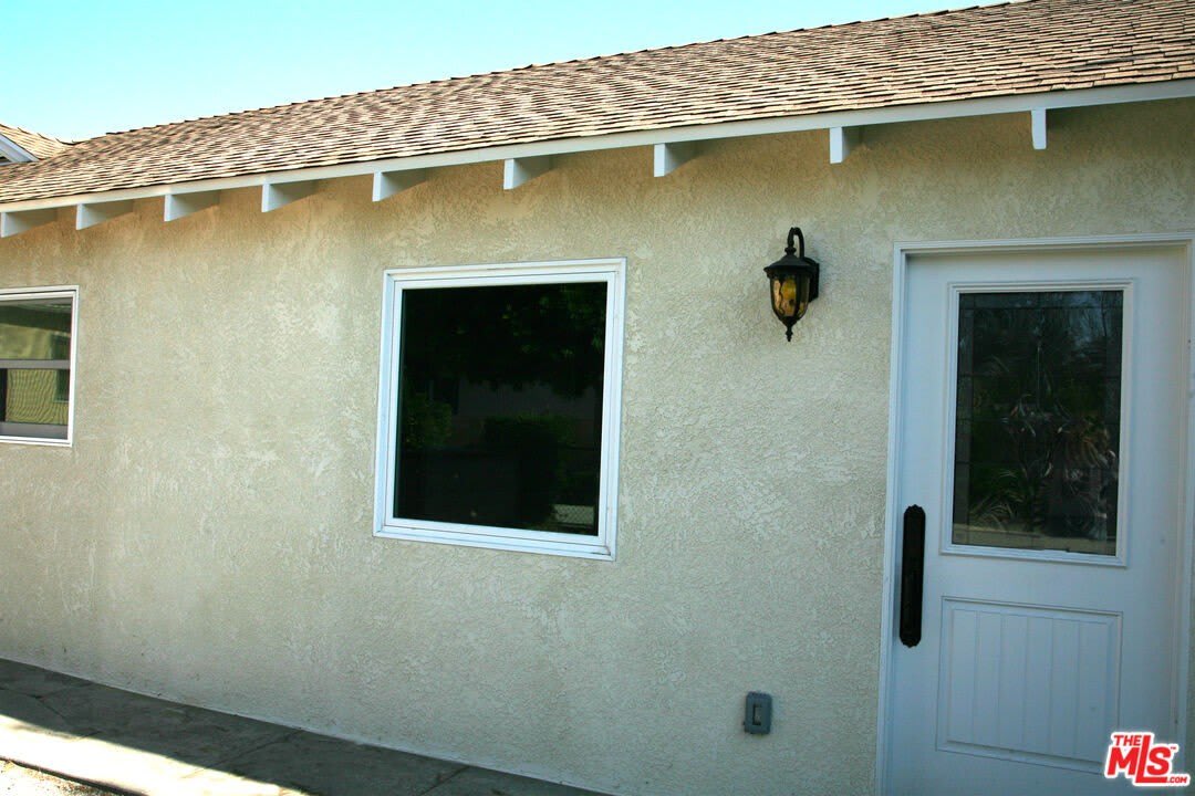 6621 Nagle Ave – photo 1