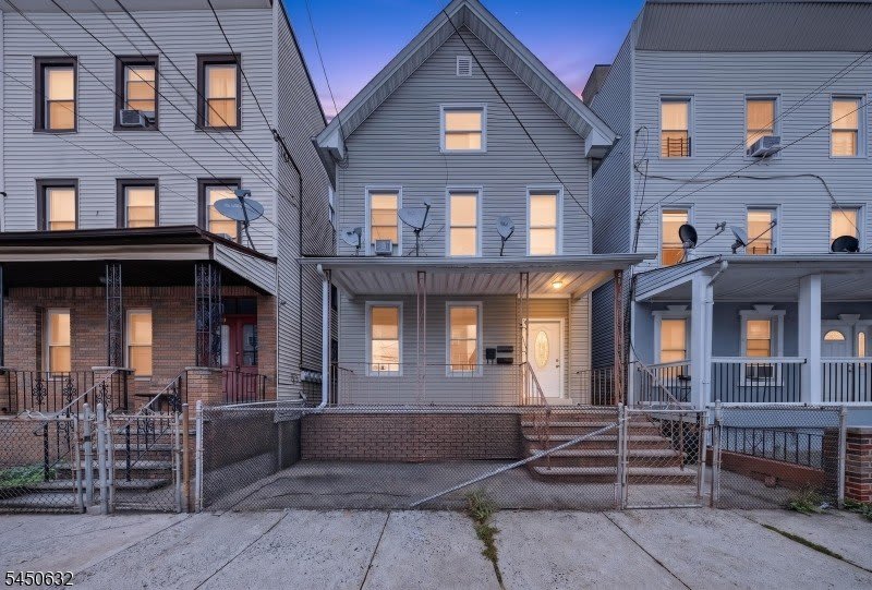 231 Clark Pl – photo 1