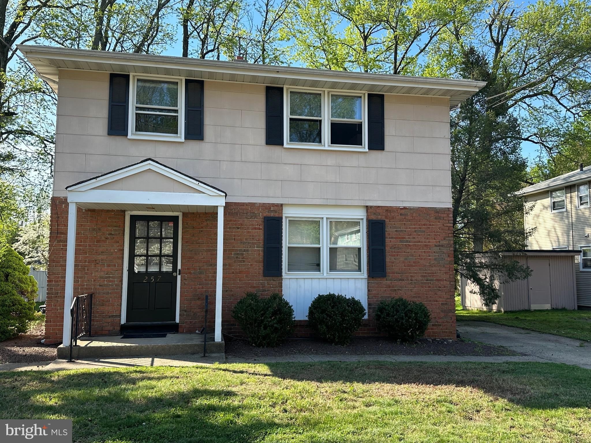 257 EVERGREEN Avenue – photo 1 of 9