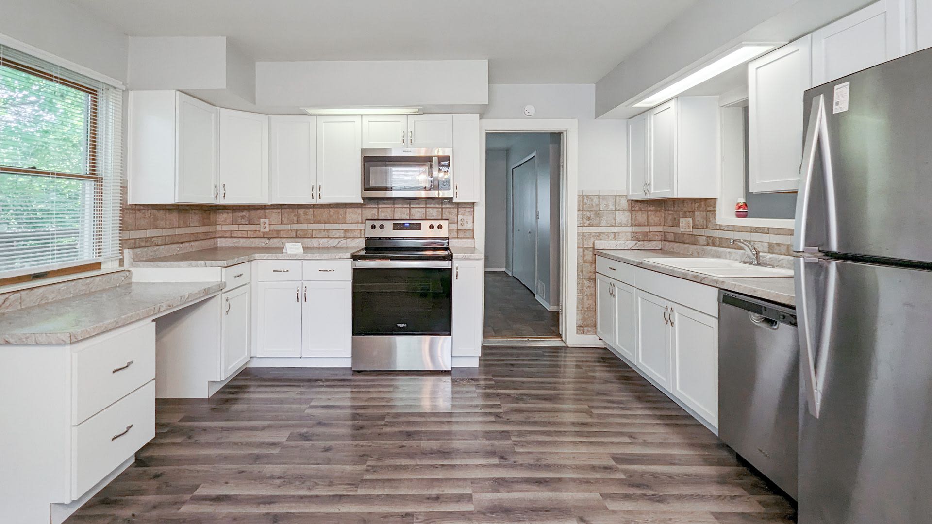 For Rent 1408 N Lorraine 3 Bedroom Home Available Now Short Walk From Ball State S Campus Updated Spacious Home – photo 1