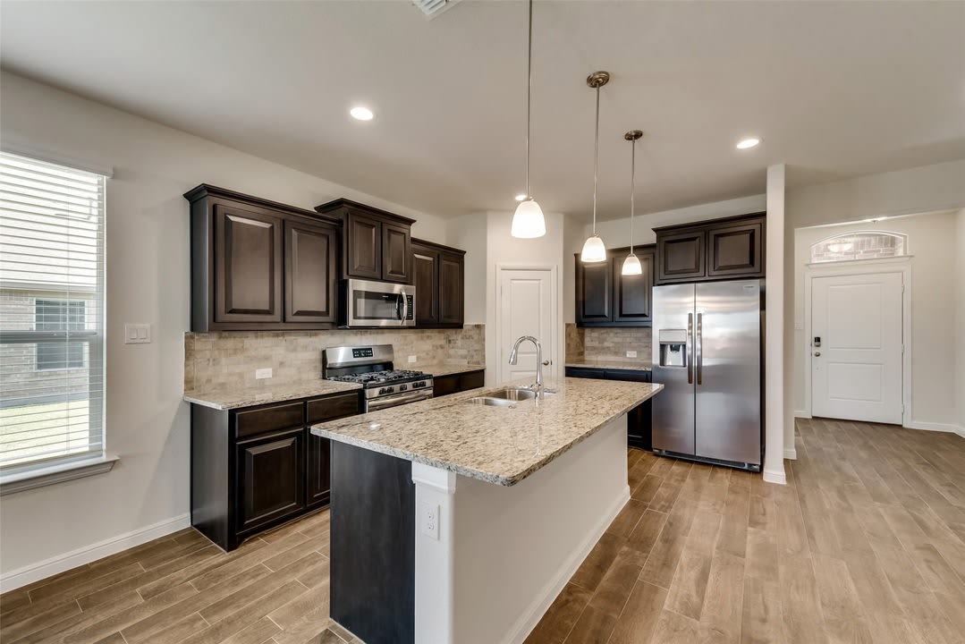 415 Helm Ln – photo 1
