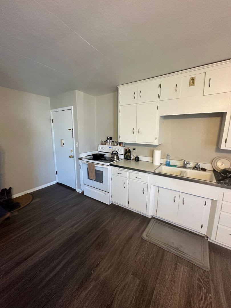 335 E Elder – photo 1 of 14