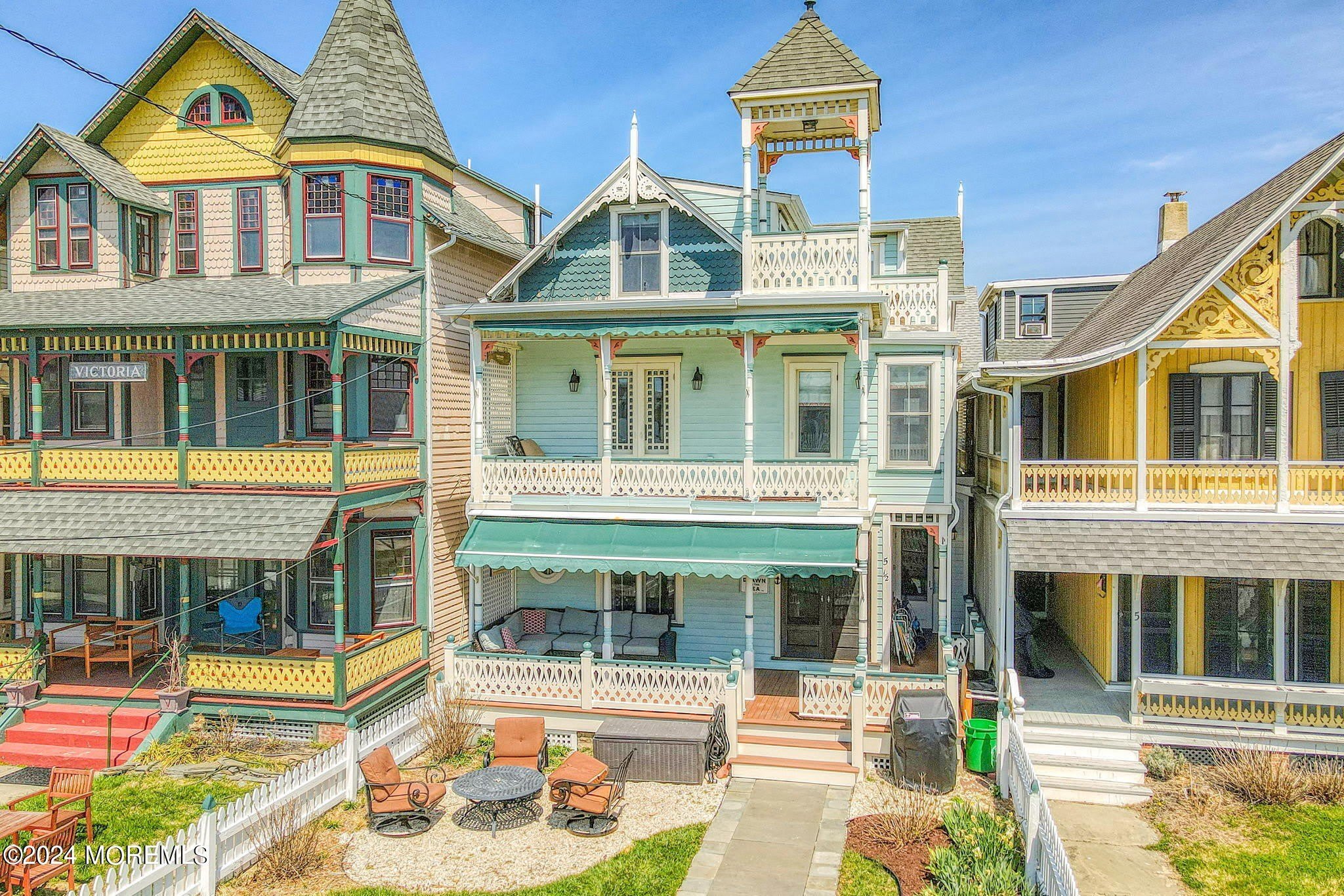 5 1 2 Embury Avenue – photo 1