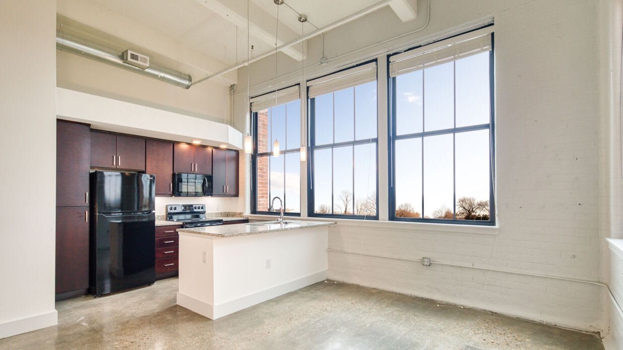Petersburg ArtistSpace Lofts – photo 1 of 89