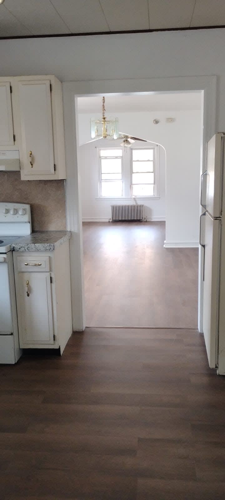 242 W Green St – photo 1 of 11