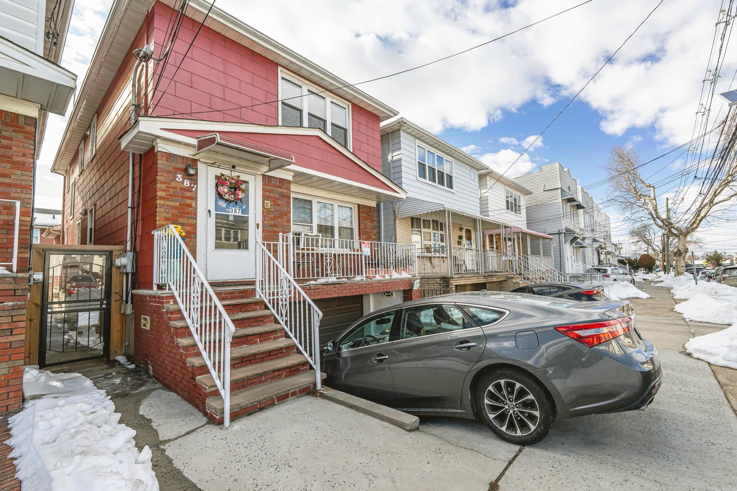 387 CATOR AVE – photo 1