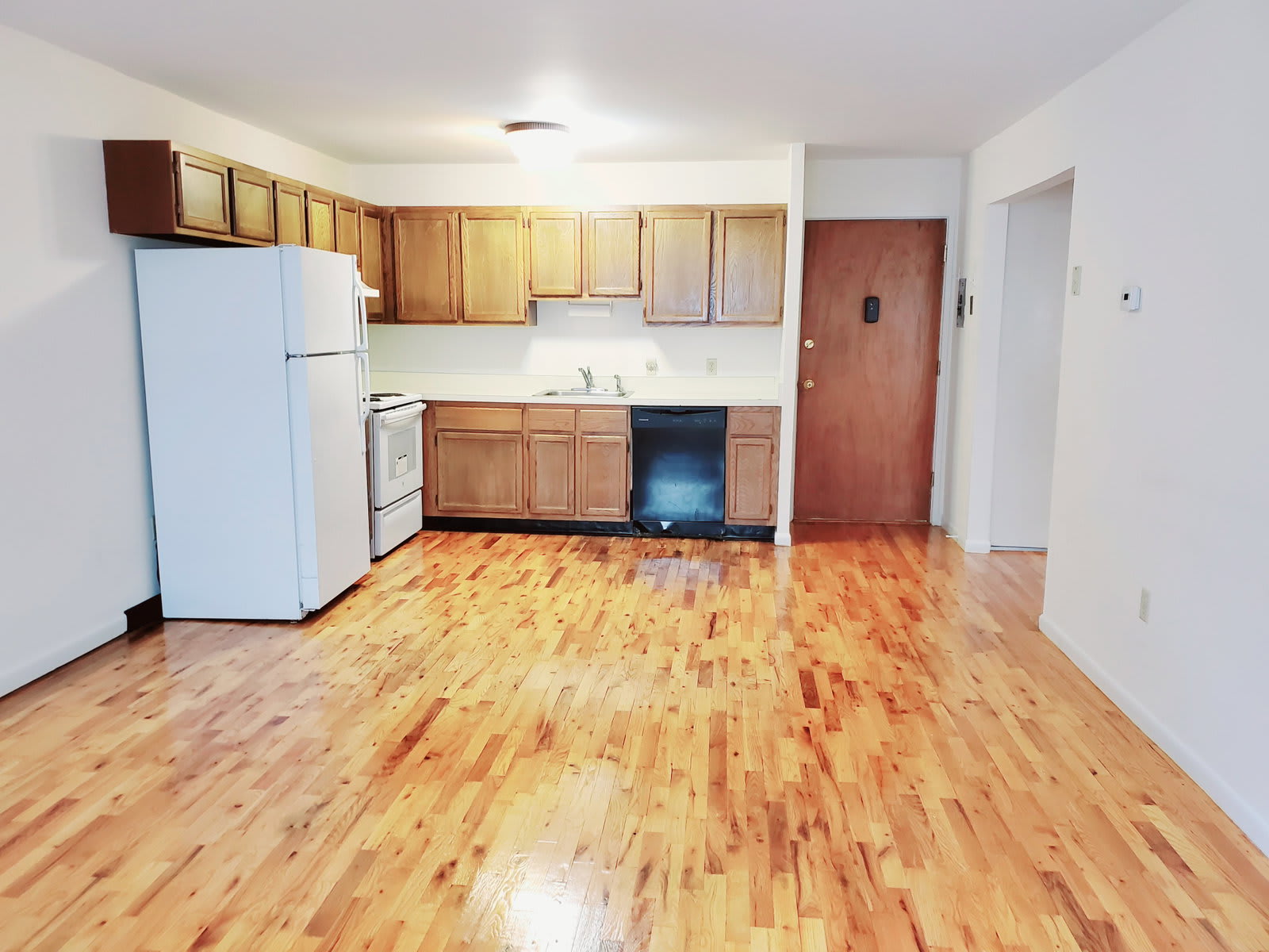 960 Hope Street – photo 1