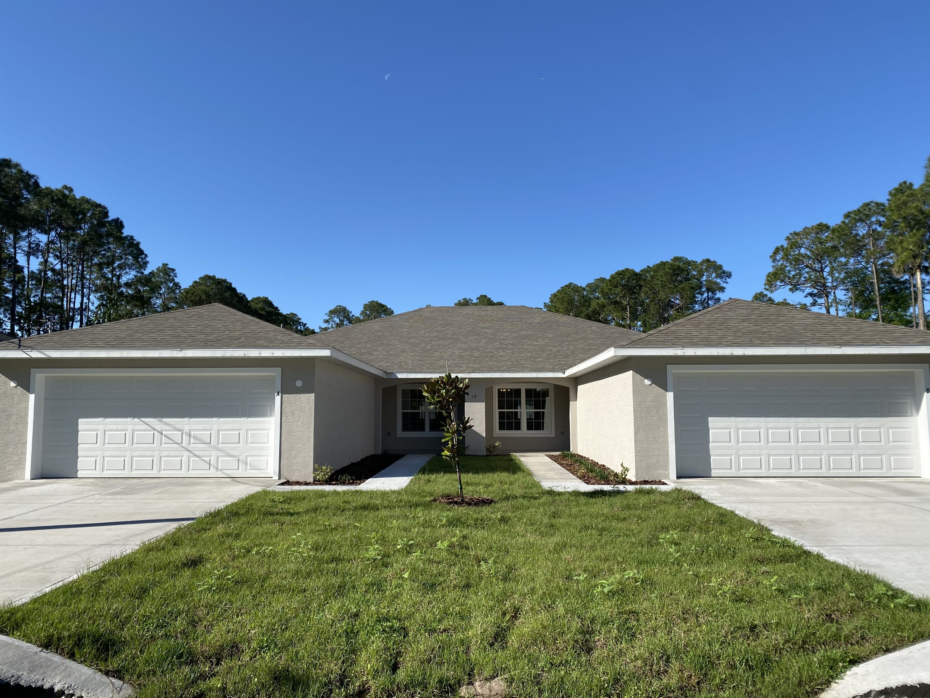 10 Pontiac Lane, Unit B – photo 1