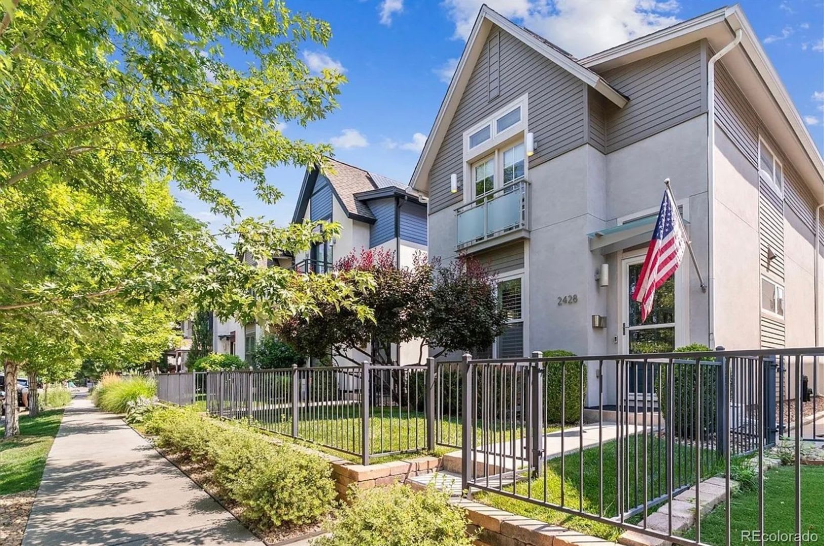 Beautiful Modern 4 Bedroom Denver Home – photo 1