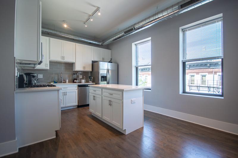 1044 West 18th Street – photo 1