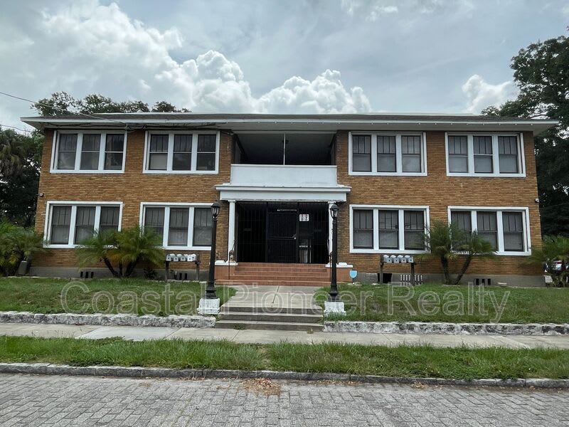 4015 N Seminole Ave – photo 1