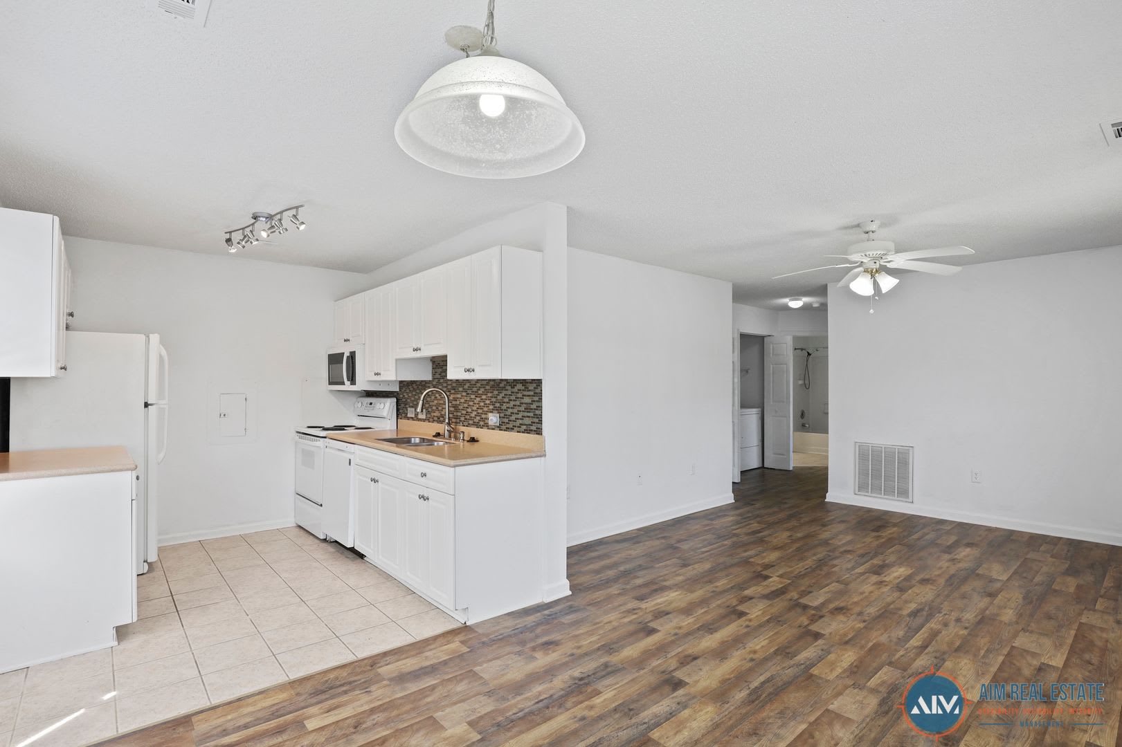 Immaculate 2-Bedroom Ground-Floor Villa in Bluffton’s Old South Villas – photo 1 of 28