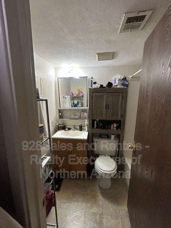 1200 Riordan Ranch Rd
