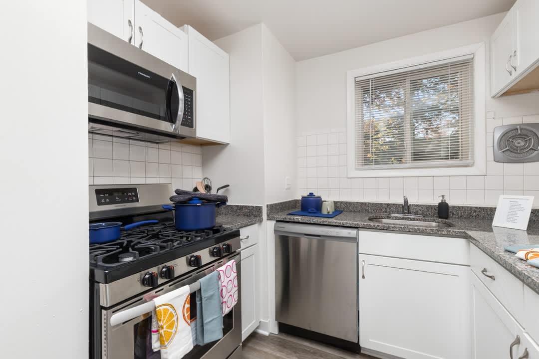 101 North Ripley Apartments – photo 1