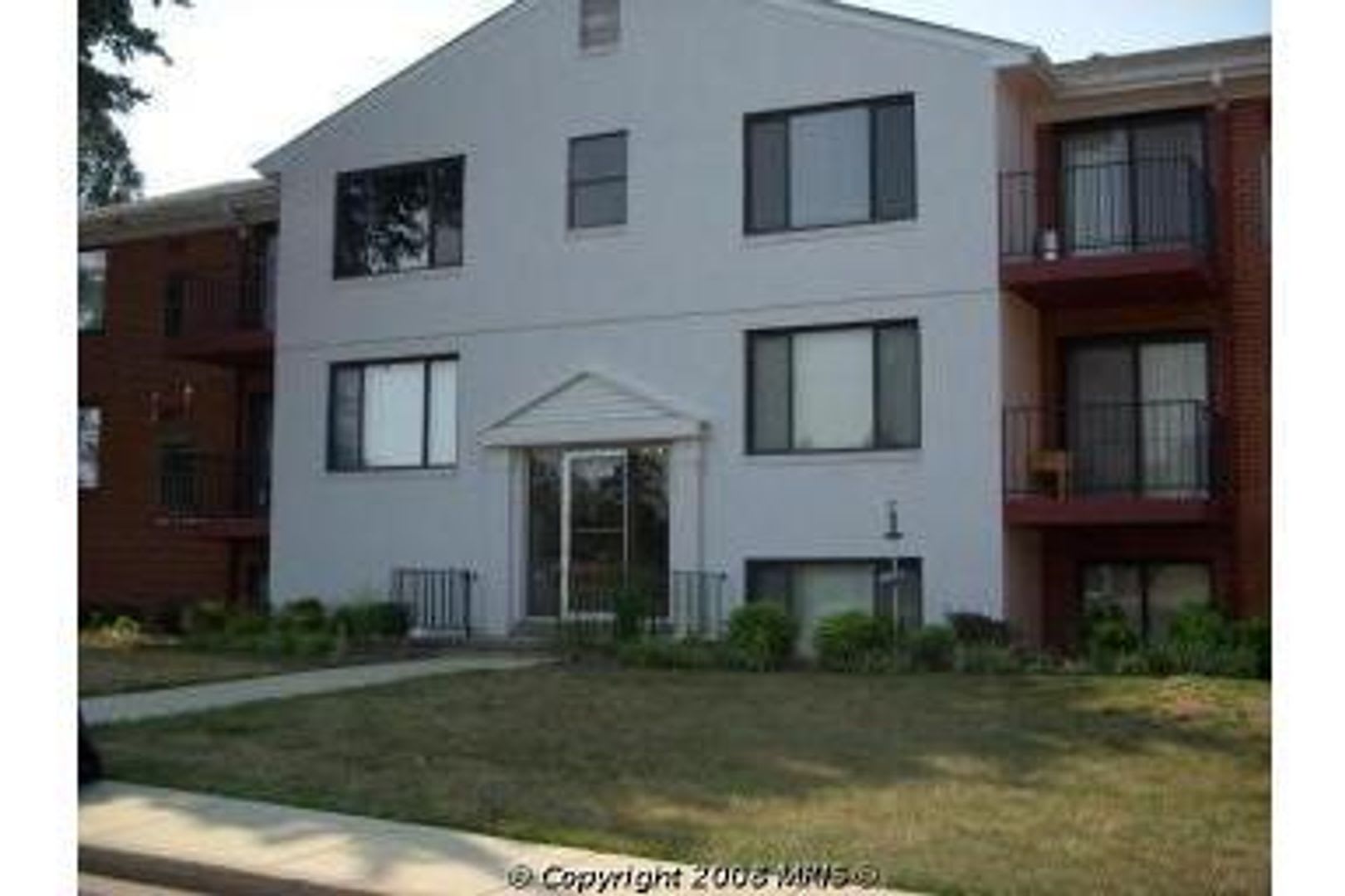 Country Club Green Condo – photo 1 of 4