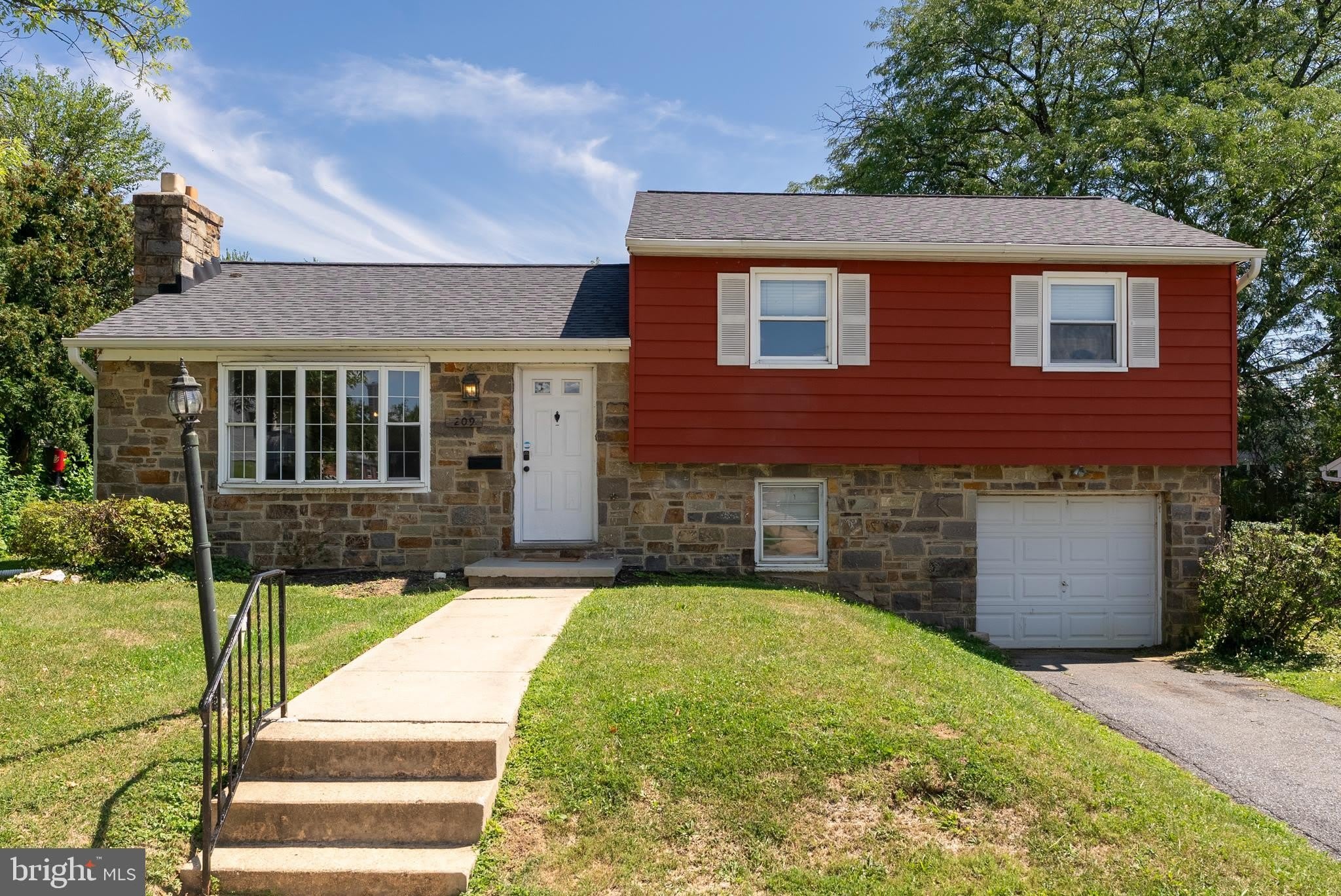 209 GARDEN Road – photo 1 of 42